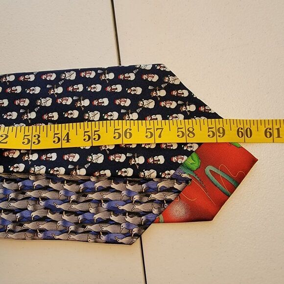 Set of 3 Holiday Christmas Winter Silk Neck Ties Ornaments Snowmen Penguin - Picture 10 of 10